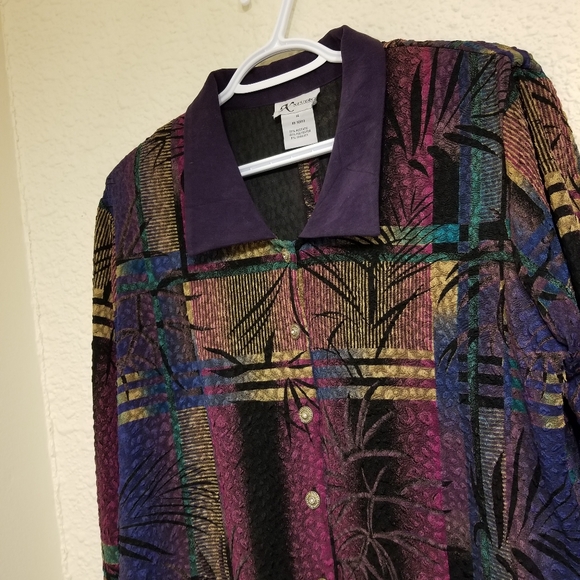 Vintage K Studio Button-Up - Picture 3 of 7